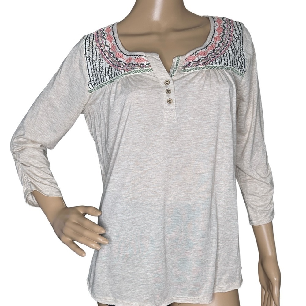 Maurices 3 button embroidered top, medium